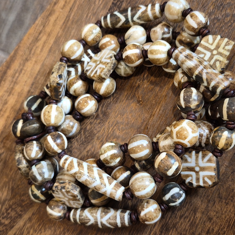 South Asian Burmese Pumtek Pyu Long Beaded Necklace - Picture 3 of 9